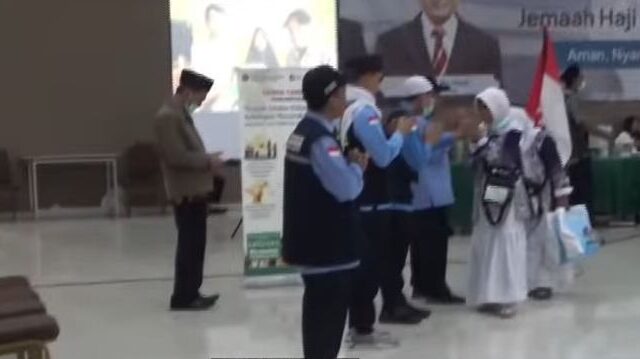 Jemaah Haji Kloter 44 Banyuwangi Tiba di Asrama Haji Surabaya