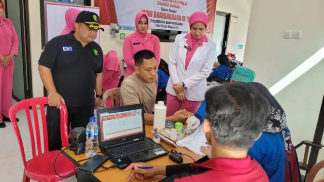 Polresta Banyuwangi menggelar kegiatan bakti kesehatan di Klinik Pratama Polresta Banyuwangi,