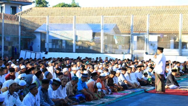 Rayakan Idul Adha, Warga Binaan Lapas Banyuwangi Laksanakan Sholat Id