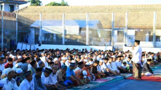 Rayakan Idul Adha, Warga Binaan Lapas Banyuwangi Laksanakan Sholat Id