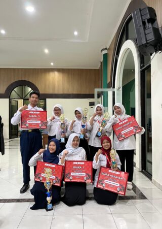 KSR PMI UNEJ Sabet Juara Nasional di Ajang Comrecyv II UIN Saizu Purwokerto