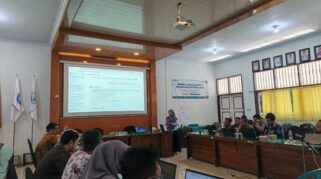 Guru SMK Banyuwangi Diperkuat Literasi Digital Lewat Pelatihan Koding dan AI Guru SMK Banyuwangi Diperkuat Literasi Digital Lewat Pelatihan Koding dan AI