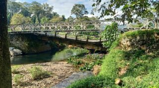 Pemkab Banyuwangi Bangun Jembatan Darurat untuk Roda Empat di Sungai Lembu jembatan sementara untuk roda dua telah rampung dibangun