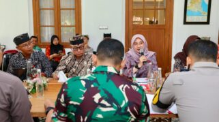 Jalur Gumitir Ditutup, Bupati Banyuwangi Minta BBPJN Tinjau Ulang Skema Agar Tidak Menutup Total Bupati Banyuwangi, Ipuk Fiestiandani, rapat koordinasi bersama Forkopimda Banyuwangi