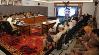 Banyuwangi Masuk Tahap Verifikasi Lanjutan Penilaian Kabupaten Sehat Nasional Banyuwangi Paparkan 9 Tatanan Kabupaten Sehat secara virtual dengan menghadirkan tim penilai KKS pusat.