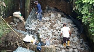 Proyek Irigasi di Malang Diduga Gunakan Batu Bekas