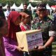 Kodim 0825 Banyuwangi Bagikan Sembako dan Santunan di Penutupan TMMD