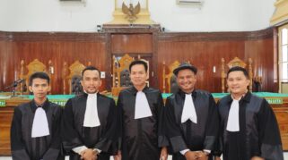 Tim penasihat hukum terdakwa Ilyas Sitorus dalam Kasus Korupsi Aplikasi Digital di Medan