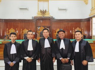 Tim penasihat hukum terdakwa Ilyas Sitorus dalam Kasus Korupsi Aplikasi Digital di Medan