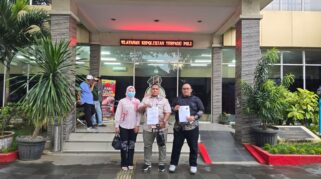 Dr. Khomeini, SE, SH, MH, bersama Hardian Maulana Putra, SH, Kuasa hukum Pelapor, Elsa Lorenza