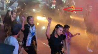 Penyebab Mobil Seruduk Penari di Pawai Sound Horeg Banyuwangi, Diduga Sambil Memainkan HP Mobil Logistik Karnaval Seruduk Barisan Penari Sound Horeg di Banyuwangi