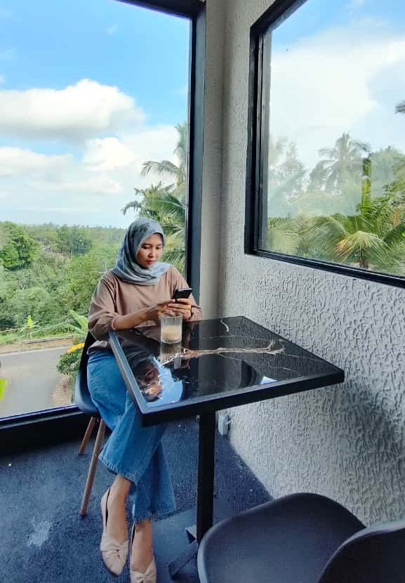 Santai di BG Coffee Banyuwangi