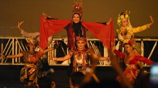 Drama musikal Bayu Tak Pernah Padam dalam konser kemanusiaan Harjaba Banyuwangi