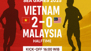 Infografis hasil babak pertama pertandingan Vietnam U-22 vs Malaysia U-22 di SEA Games 2025 dengan skor 2-0, lengkap dengan warna bendera kedua negara, siluet pemain, dan informasi kick-off 16.00 WIB.