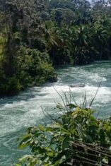 Aliran jernih Sungai Batang Ombilin di Tanah Datar Sumbar