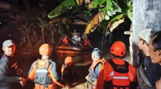 Basarnas Banyuwangi evakuasi korban banjir Muncar