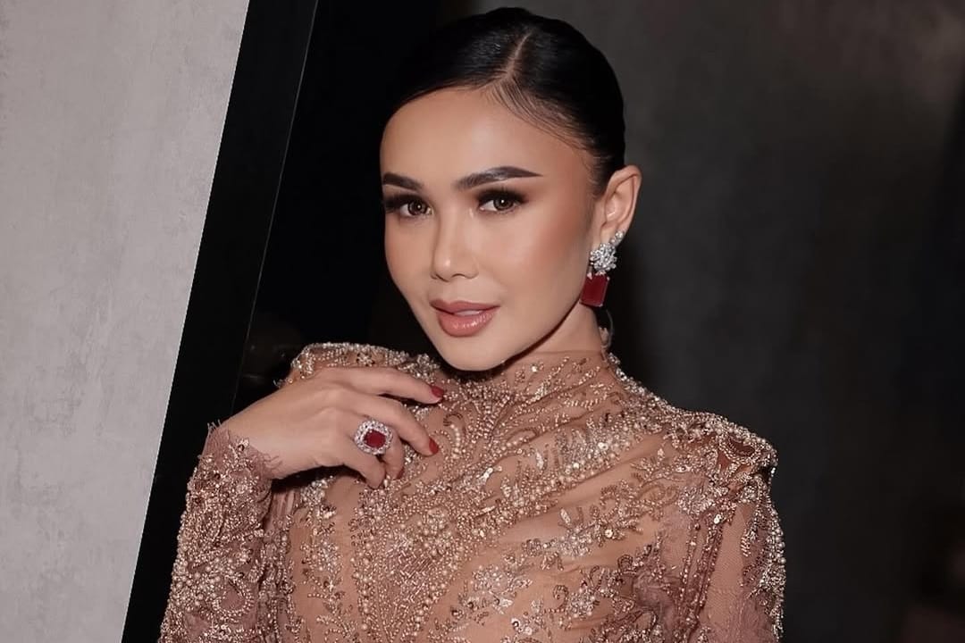 Yuni Shara bantah rumor selingkuh Irwan Mussry