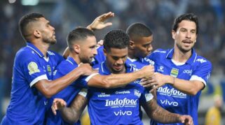 Ramon Tanque merayakan gol Persib Bandung ke gawang Bhayangkara FC di Stadion GBLA