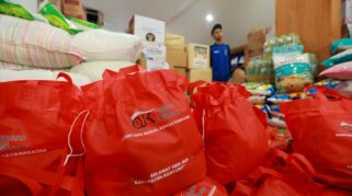 Paket sembako pengganti karangan bunga Hari Jadi Banyuwangi