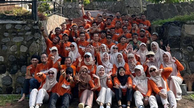 SMK Muhammadiyah 6 Rogojampi gelar Team Building Together we win di pascamp park banyuwangi