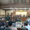 Mahfud MD menyoroti kehadiran TNI dalam sidang korupsi Nadiem Makarim di Pengadilan Tipikor