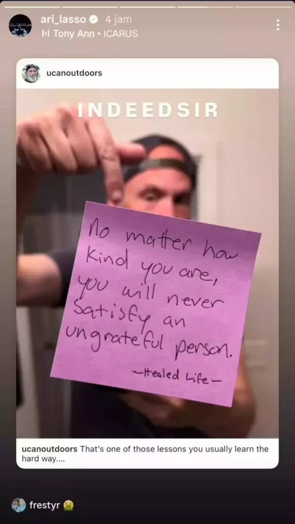 Unggahan dari Ari Lasso menjadi sorotan netizen di tengah keributan dengan kekasihnya, Dearly Djoshua