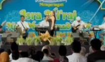 Viral biduan dangdut berjoget dan bergoyang di acara Isra Miraj di Songgon Banyuwangi (Tangkapan layar)