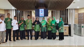 Guru madrasah Jawa Timur menerima pencairan tunjangan profesi terhutang 2018–2019