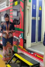 Penumpang memadati Stasiun Madiun saat angkutan Lebaran 2026