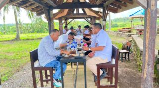 Kepala BNNP Jatim saat mengunjungi tambang GLI Banyuwangi