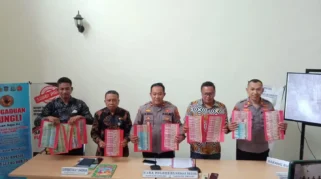 Dua Oknum Guru Sekolah Negeri Terjaring OTT Tim Saber Pungli Polres Lumajang.