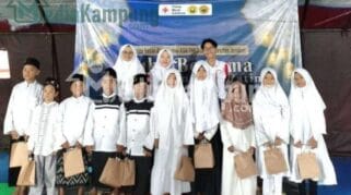 KSR PMI Unit Universitas Jember Santuni Belasan Anak Yatim Piatu
