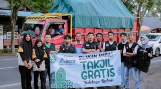 INETmedia Banyuwangi Berbagi Takjil