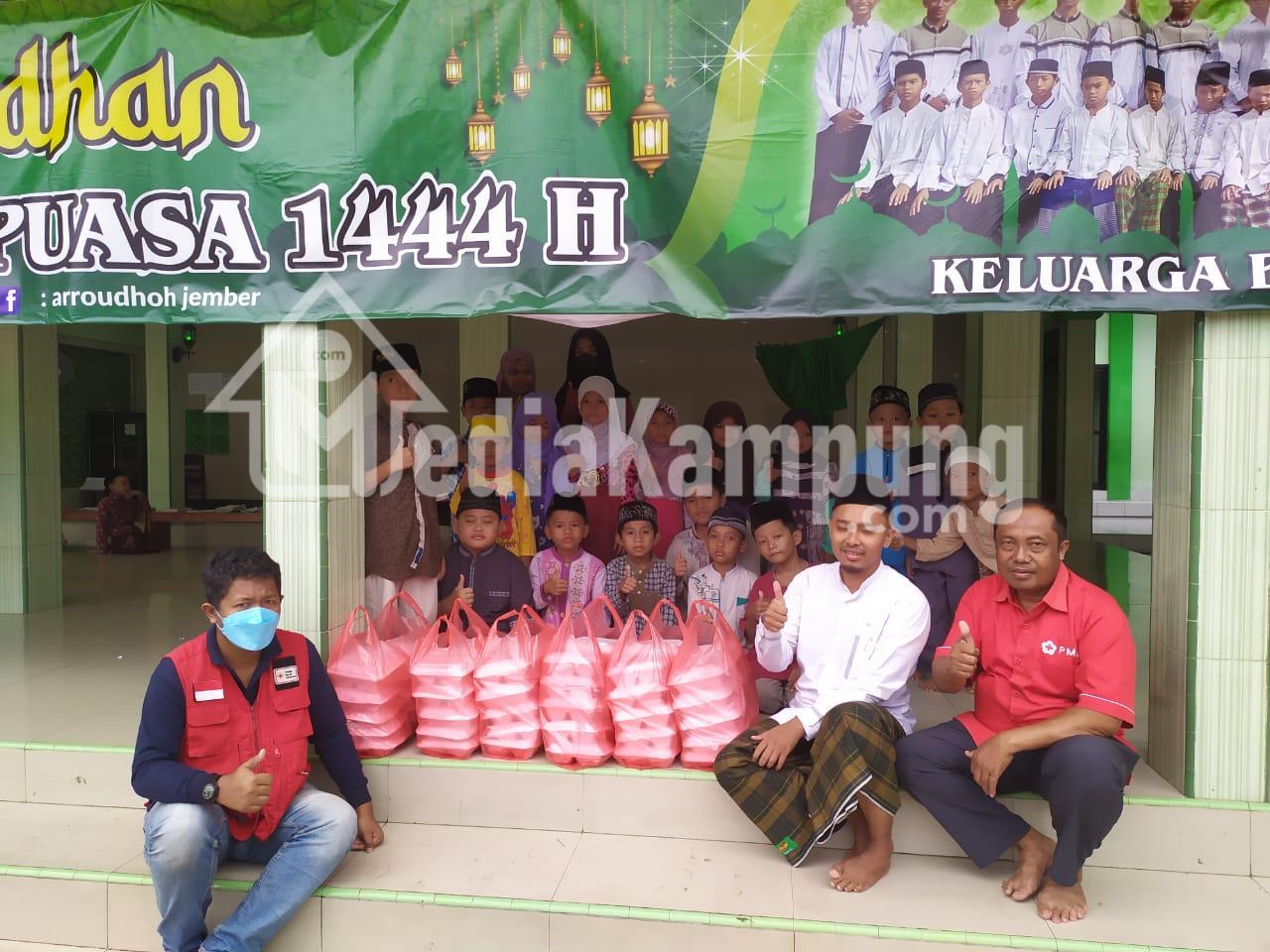 Sapa Anak Yatim, PMI Kabupaten Jember Kunjungi Sejumlah Panti Asuhan Bagikan Takjil