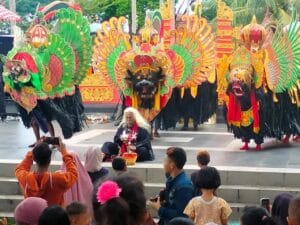 Pergelaran "Nyawiji Berbarengan Selawase"