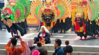 Pergelaran "Nyawiji Berbarengan  Selawase"