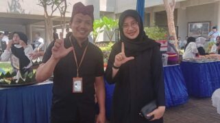 Kepala KEMENAG Banyuwangi Dapat Kado Puluhan Buku