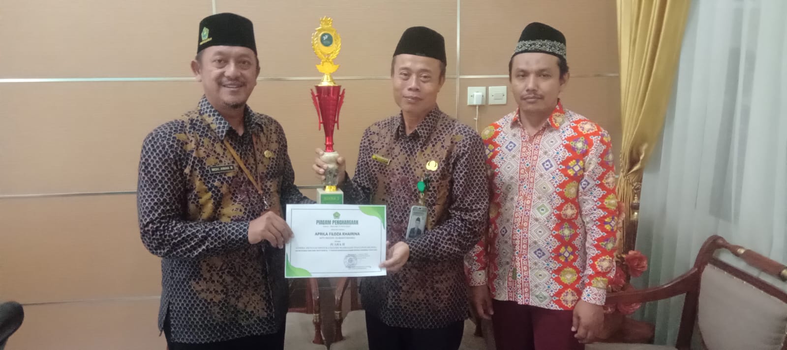 MTsN 10 Rogojampi Banyuwangi Raih Juara 2, Lomba Menulis Opini Radar Banyuwangi MTsN 10 Rogojampi