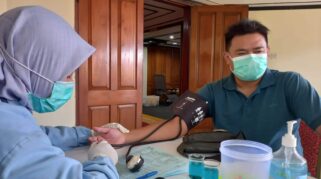 Donor darah PMI di BI Jember