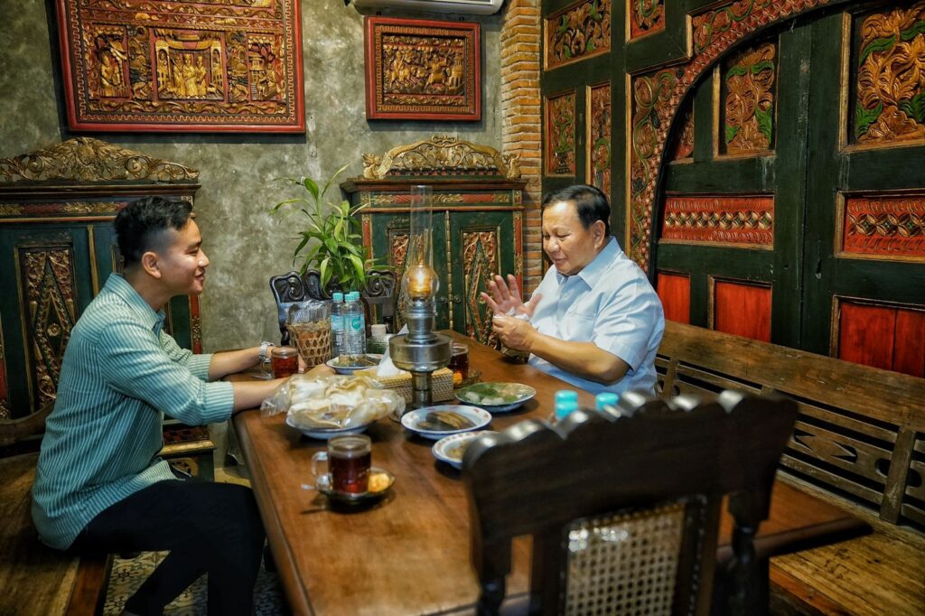 Beredar Foto: Relawan Gibran & Jokowi Dukung Prabowo Subianto Sebagai Calon Presiden 2024