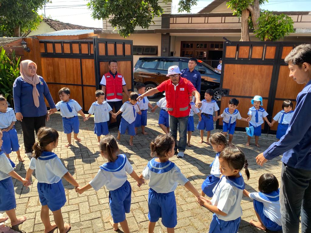 Siaga Bencana For Kids: PMI Banyuwangi & Paud TK Teratai Siapkan Generasi Siaga Bencana Sejak Dini