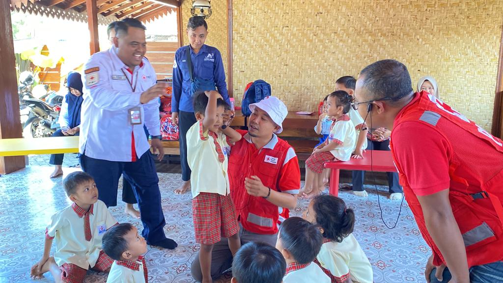 Siaga Bencana For Kids: PMI Banyuwangi & Paud TK Teratai Siapkan Generasi Siaga Bencana Sejak Dini