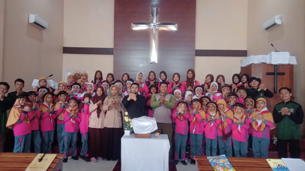 Merajut Kebhinekaan Dalam Pramuka,