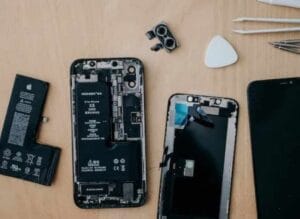 Tips Dan Trik: Mengatasi Masalah Blur Pada Foto Dengan Membersihkan Lensa Kamera Smartphone