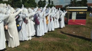 Mengagumkan! Siswa-Siswi MI Darun Najah II Banyuwangi Menunjukkan Semangat dan Kedisiplinan Luar Biasa dalam Manasik Haji di Banyuwangi