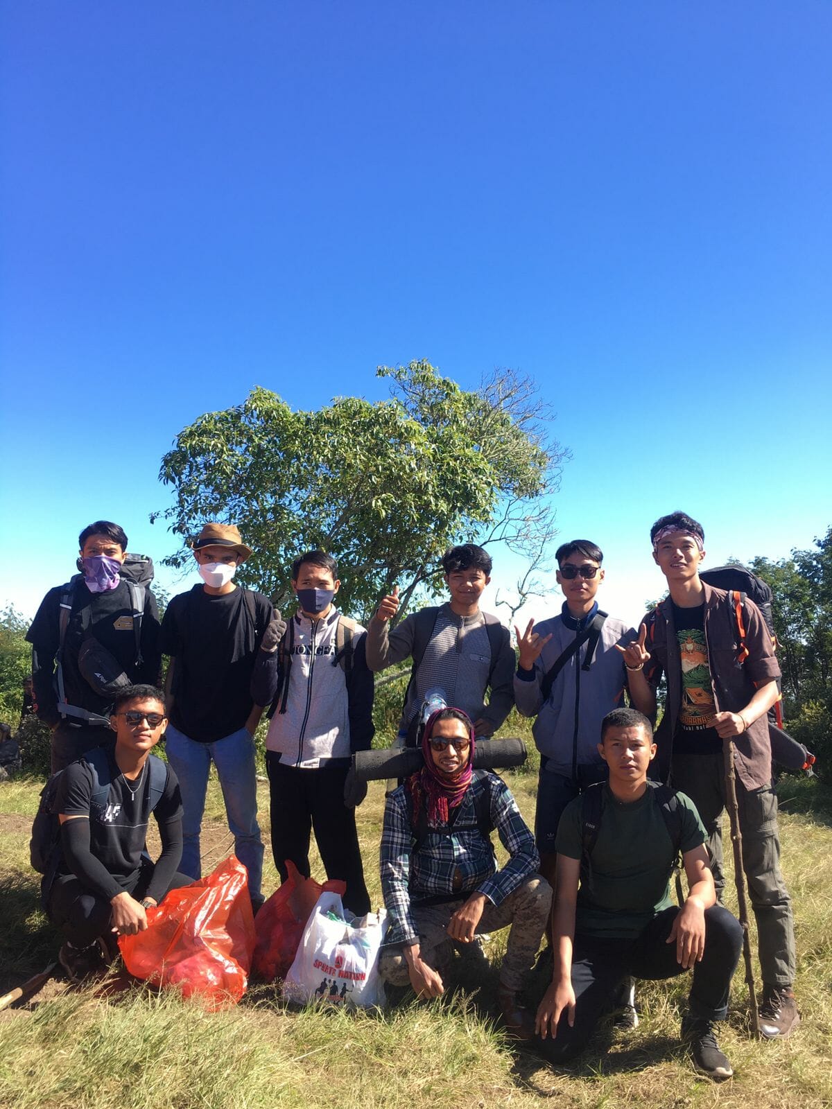 Hari Lingkungan Hidup Sedunia 2023, Komunitas Pendaki Banyuwangi Lakukan "Bersih Gunung