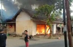 Kebakaran Bengkel Motor di Bangorejo, Diduga Akibat Konsleting Listrik di Banyuwangi