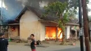 Kebakaran Bengkel Motor di Bangorejo, Diduga Akibat Konsleting Listrik di Banyuwangi