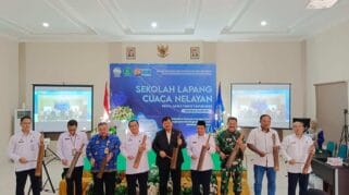 BMKG Tanjung Perak Menggelar Sekolah Lapang Cuaca (SLCN) Kepada Nelayan