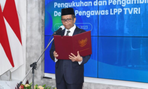 Menteri Mahfud Kukuhkan 9 Komisioner KPI dan 5 Dewas TVRI untuk Meningkatkan Kualitas Penyiaran Indonesia